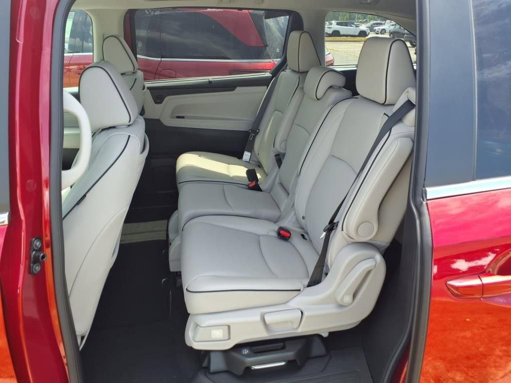 New 2026 Honda Odyssey Touring image 10
