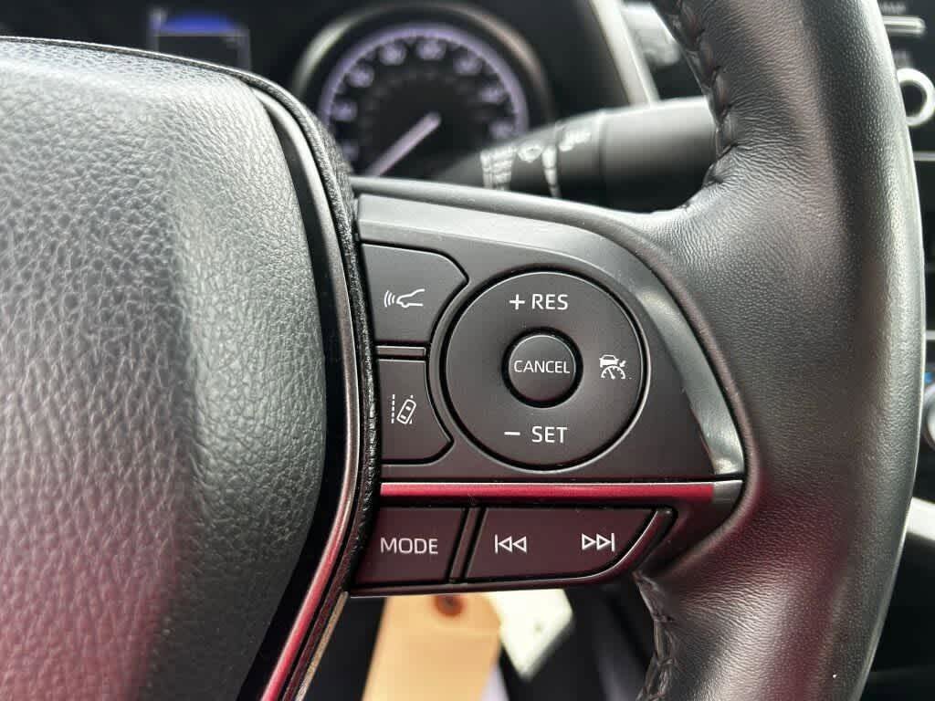 Used 2023 Toyota Camry SE image 9