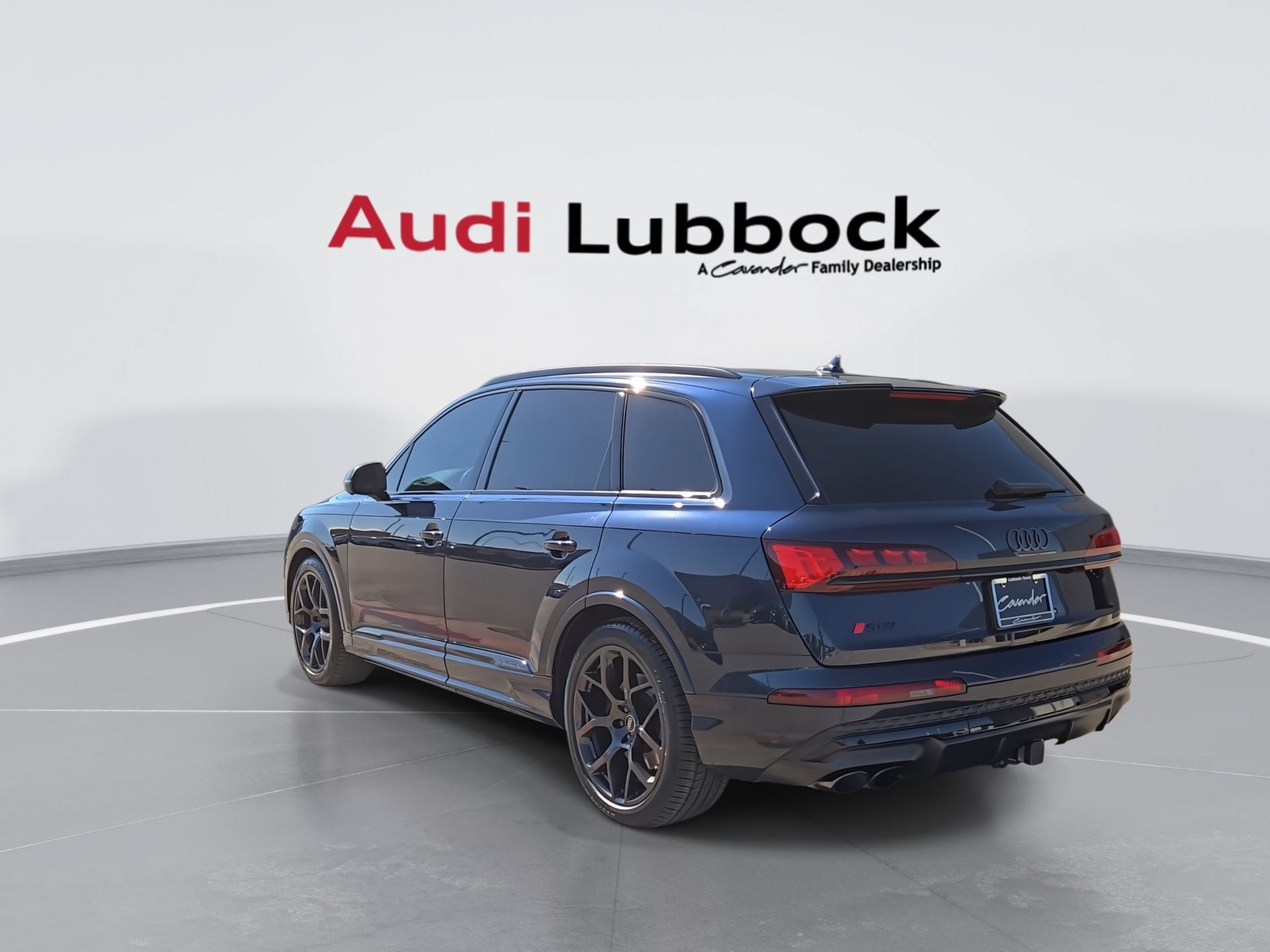 Certified 2025 Audi SQ7 Prestige AWD/4WD image 6