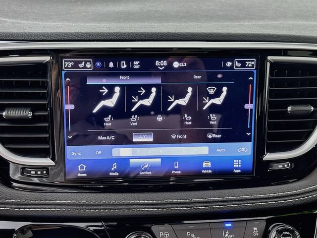 Used 2025 Chrysler Pacifica Premium FWD image 14