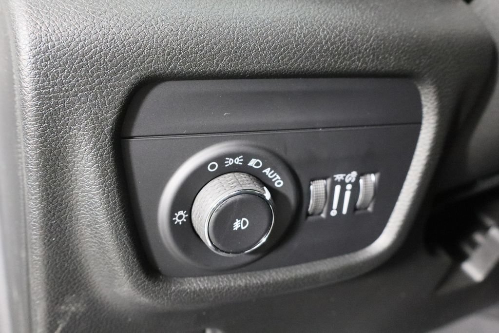 Used 2026 Jeep Grand Cherokee Limited w/ Limited Altitude Package AWD/4WD image 17