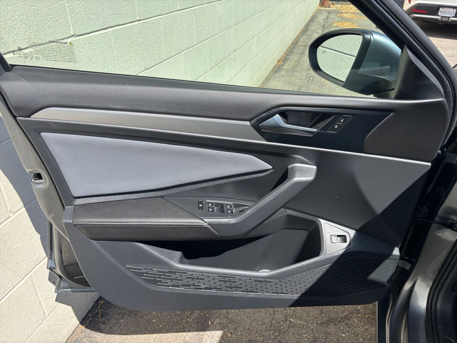 Used 2025 Volkswagen Jetta SE image 20