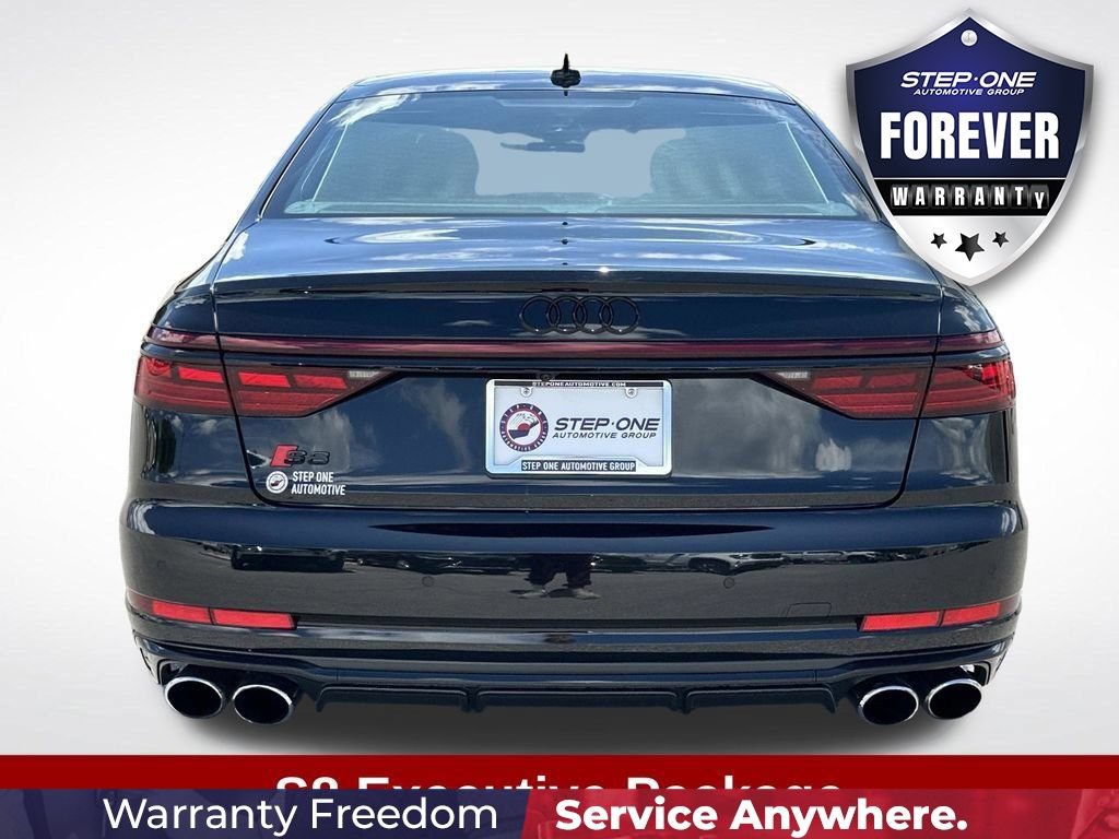 Used 2024 Audi S8 AWD/4WD image 6