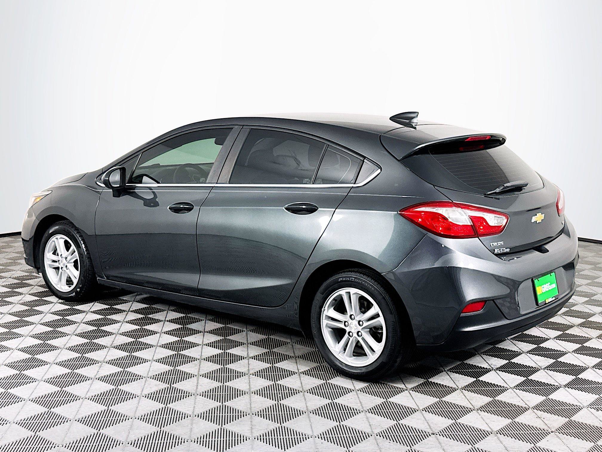 Used 2017 Chevrolet Cruze LT w/ Convenience Package FWD image 6