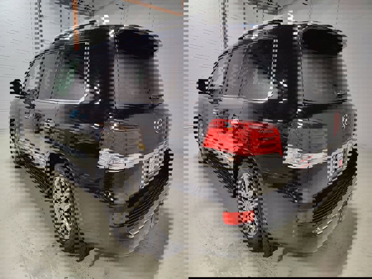 Used 2015 Lexus LX 570 4WD w/ Luxury Package image 25