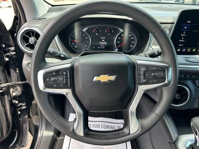 Used 2025 Chevrolet Blazer LT FWD image 15