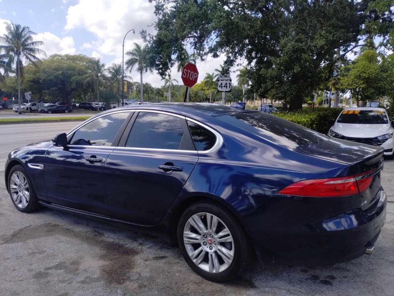 Used 2017 Jaguar XF Premium RWD image 23