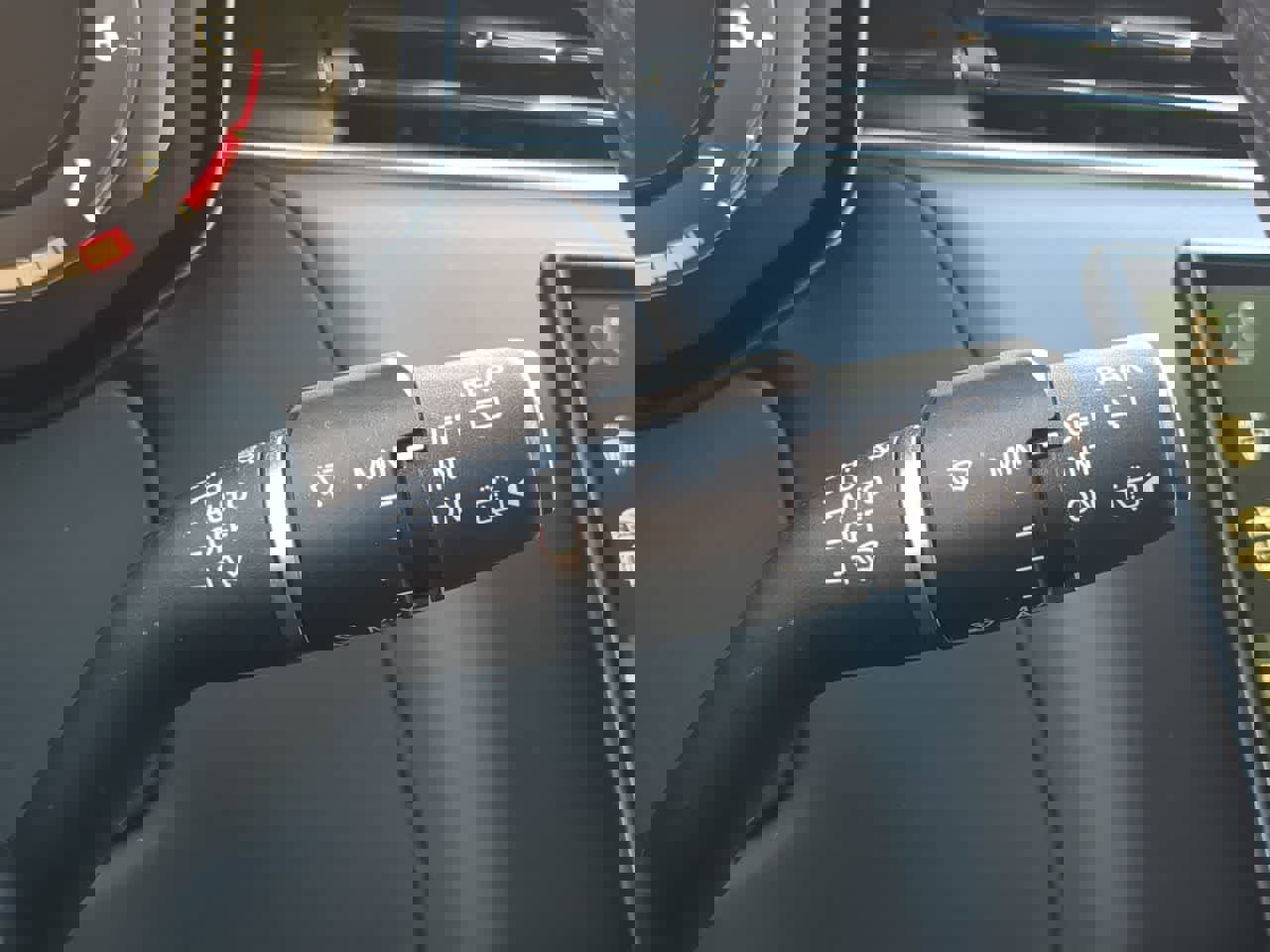 Used 2025 Land Rover Range Rover Sport SE image 28