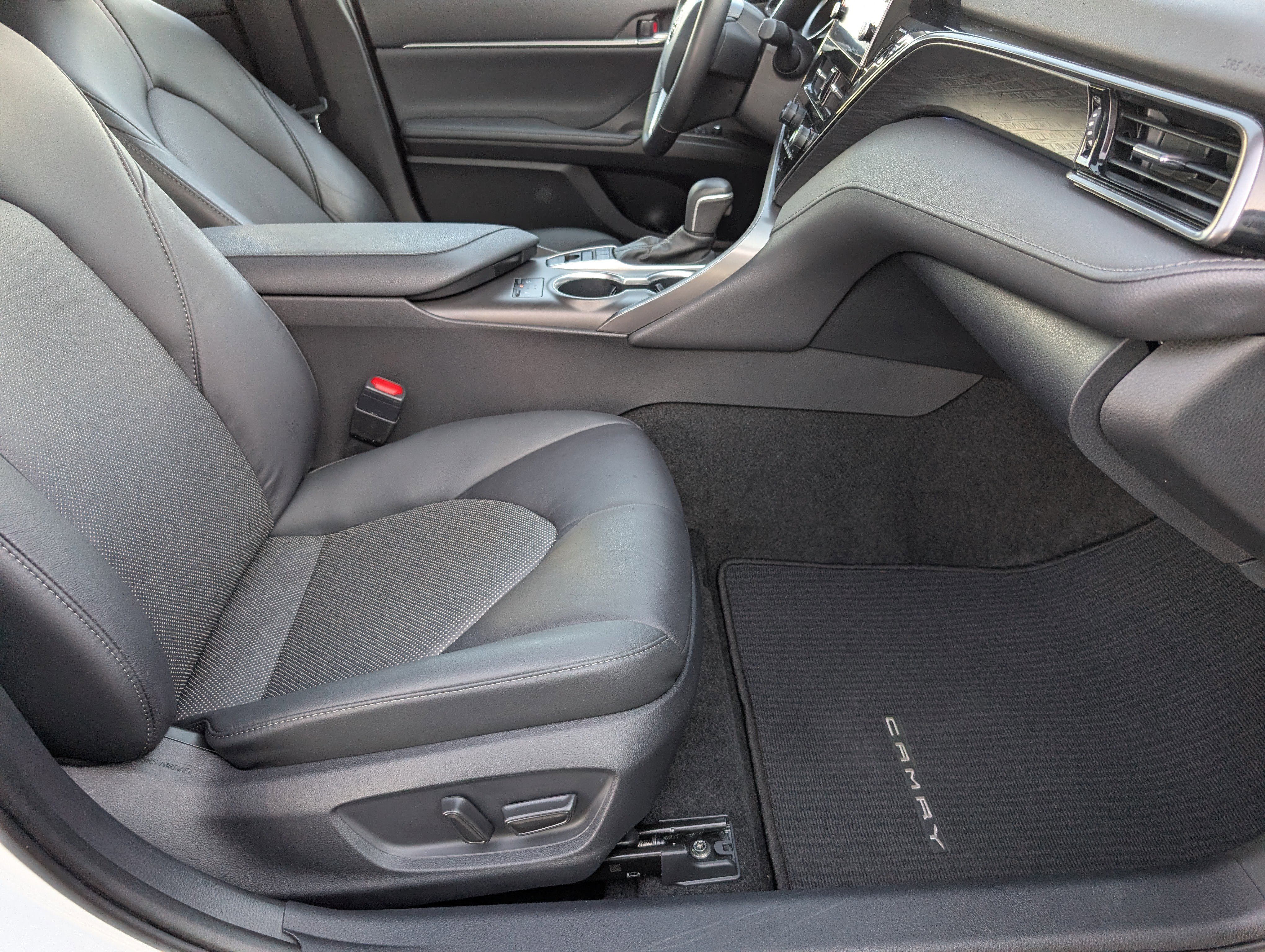 Used 2023 Toyota Camry XLE image 27