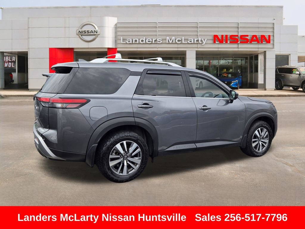 Used 2024 Nissan Pathfinder SL FWD video 3