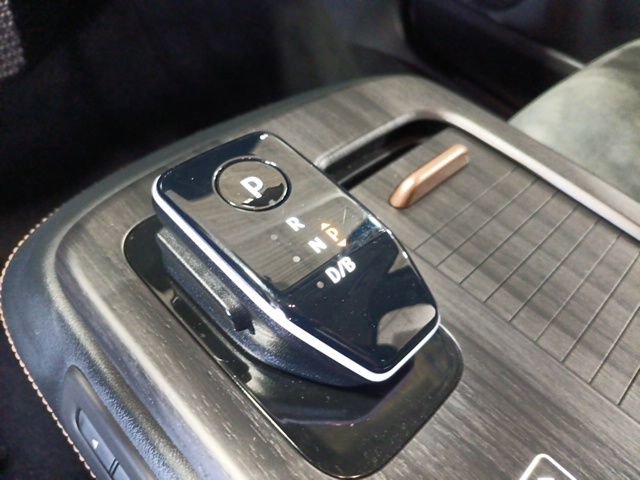 Certified 2024 Nissan Ariya AWD image 17