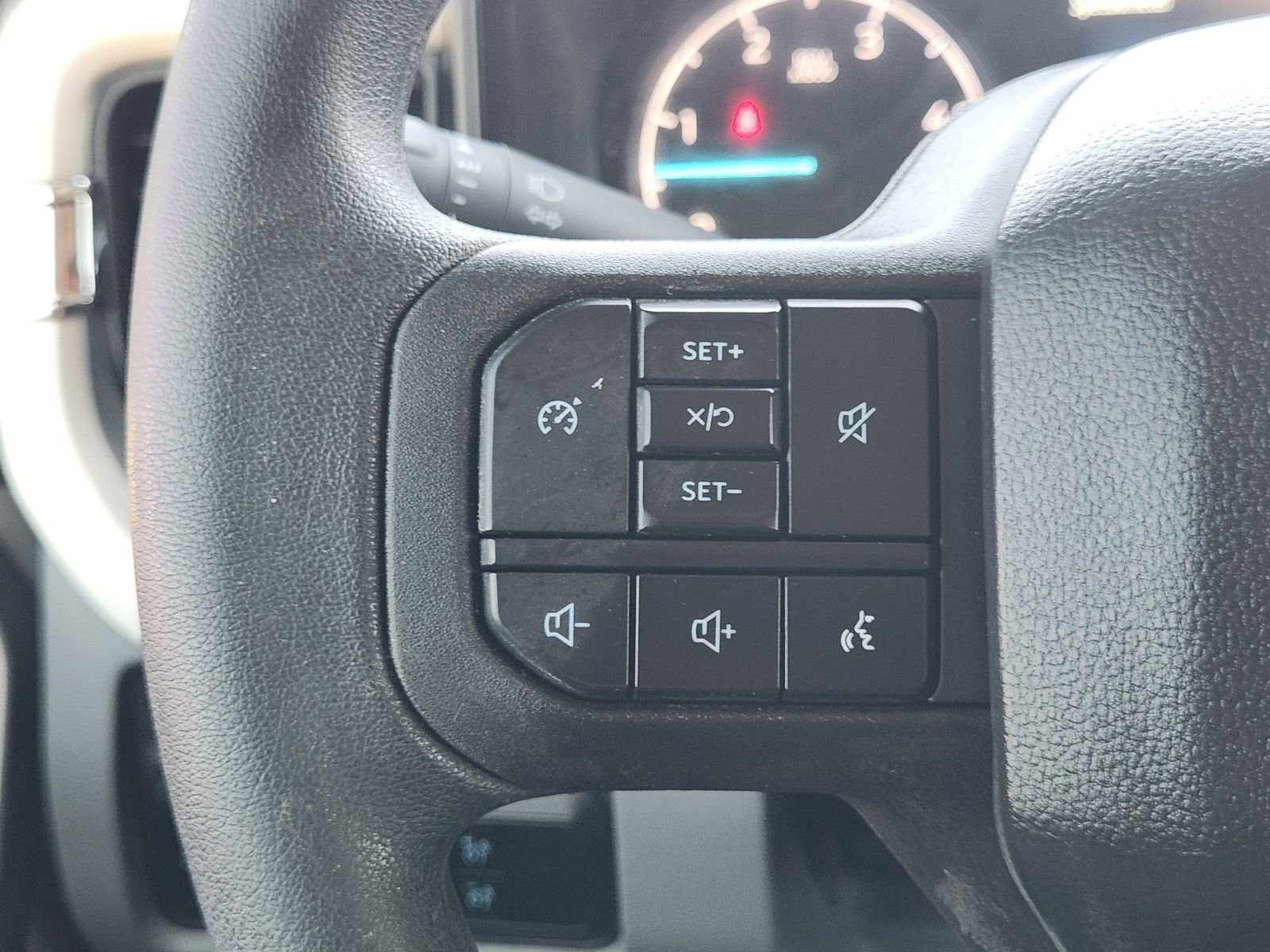 Used 2024 Ford F350 XLT w/ FX4 Off-Road Package image 30