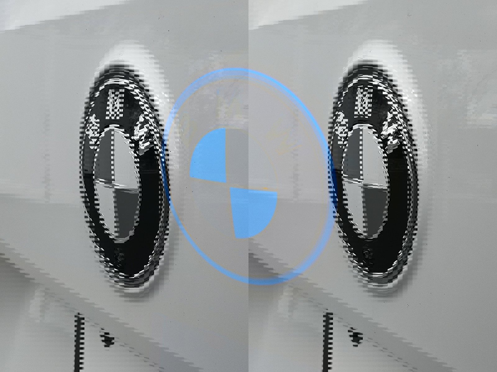 Used 2024 BMW iX xDrive50 w/ Sport Package image 30