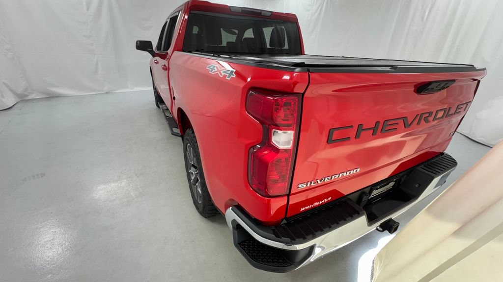 Used 2022 Chevrolet Silverado 1500 LT AWD/4WD image 5