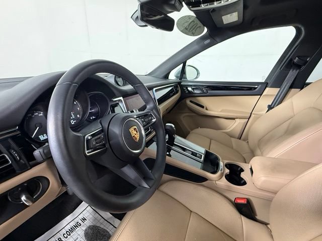 Used 2025 Porsche Macan AWD/4WD image 6