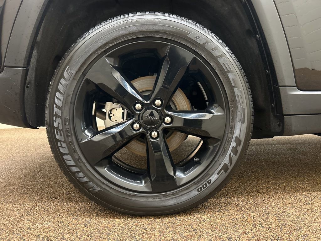 Used 2024 Jeep Grand Cherokee Altitude image 26