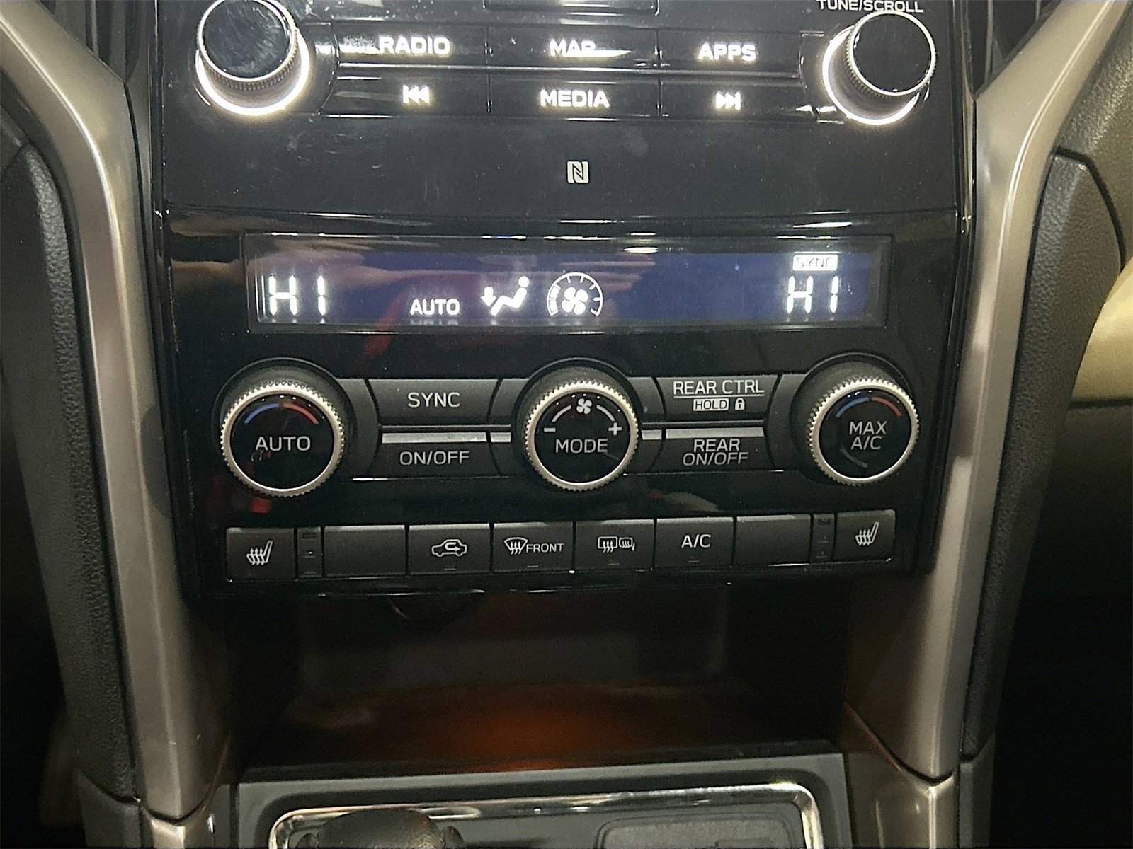 Used 2021 Subaru Ascent Limited w/ Technology Package image 16