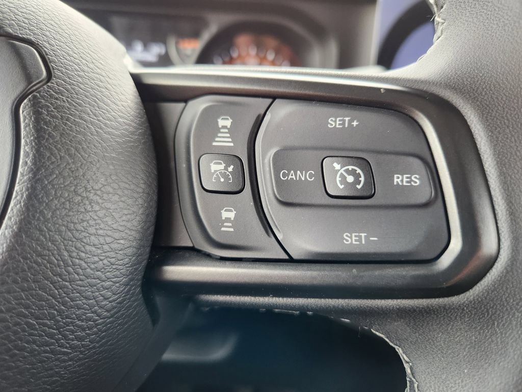 Used 2025 Jeep Wrangler Unlimited Sport AWD/4WD image 19