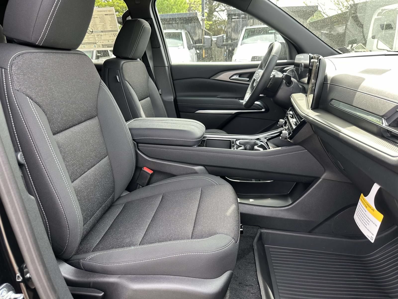 New 2026 Chevrolet Traverse LT w/ Midnight/Sport Edition FWD image 25