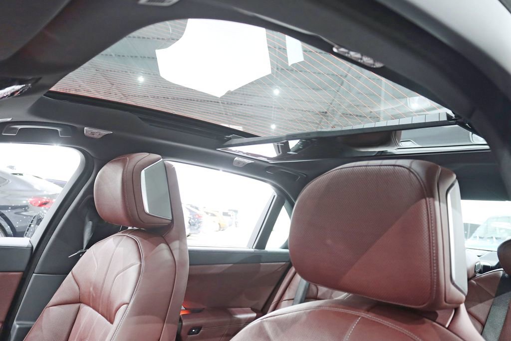 Used 2023 BMW i7 xDrive60 w/ Executive Package 2 image 34