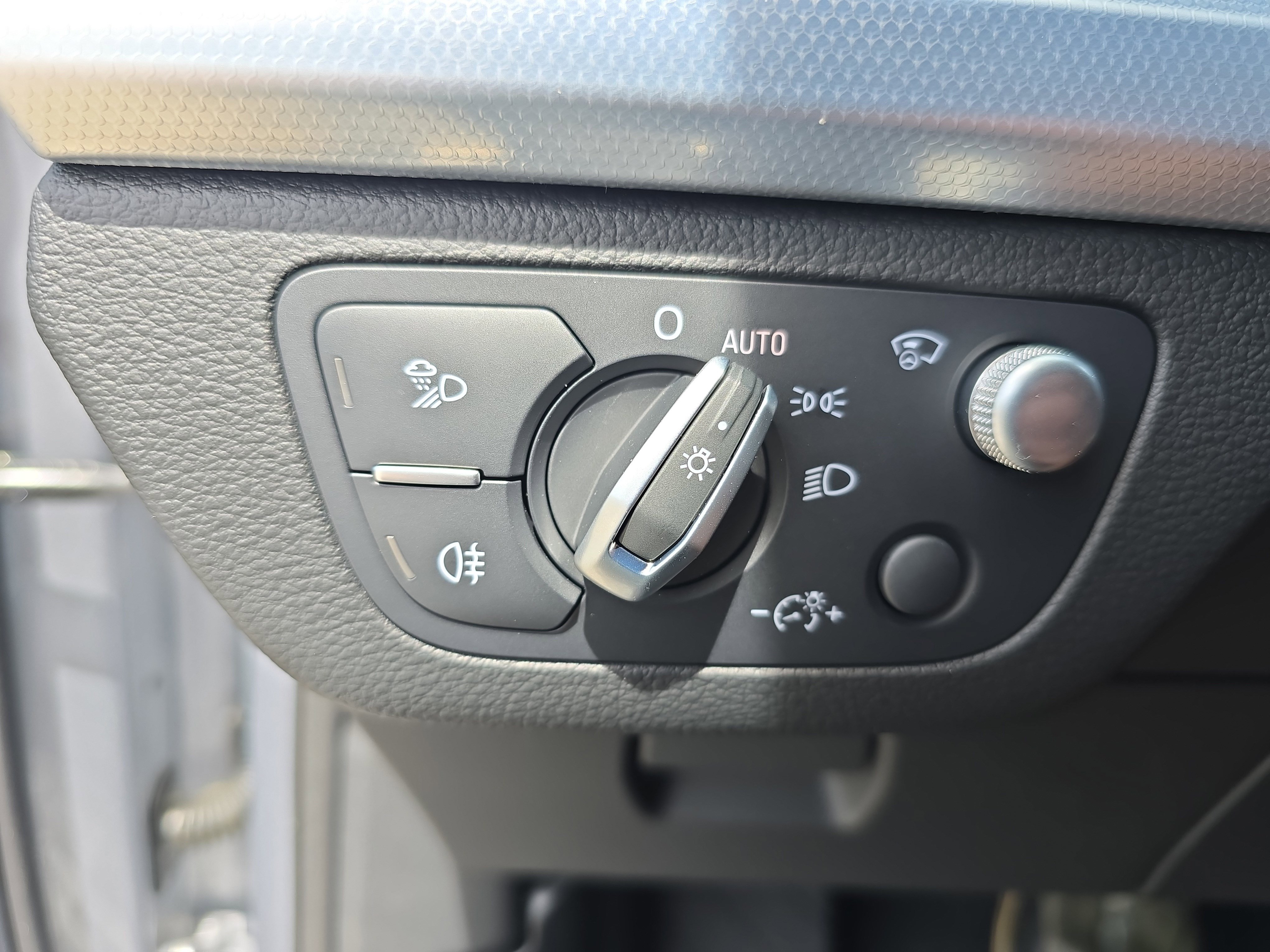 Used 2025 Audi Q5 Prestige w/ Prestige Package image 24