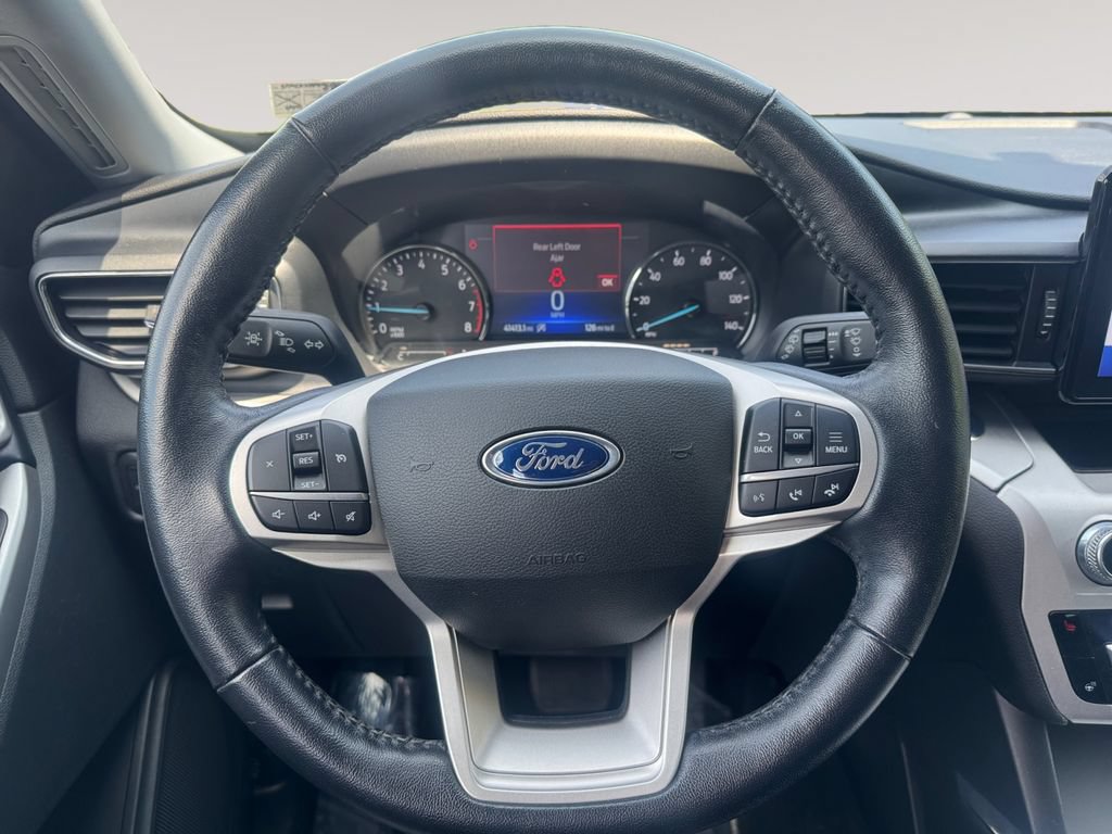 Used 2021 Ford Explorer XLT w/ Equipment Group 202A AWD/4WD image 12