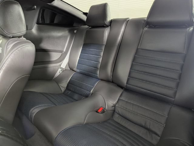 Used 2011 Ford Mustang Shelby GT500 RWD image 25