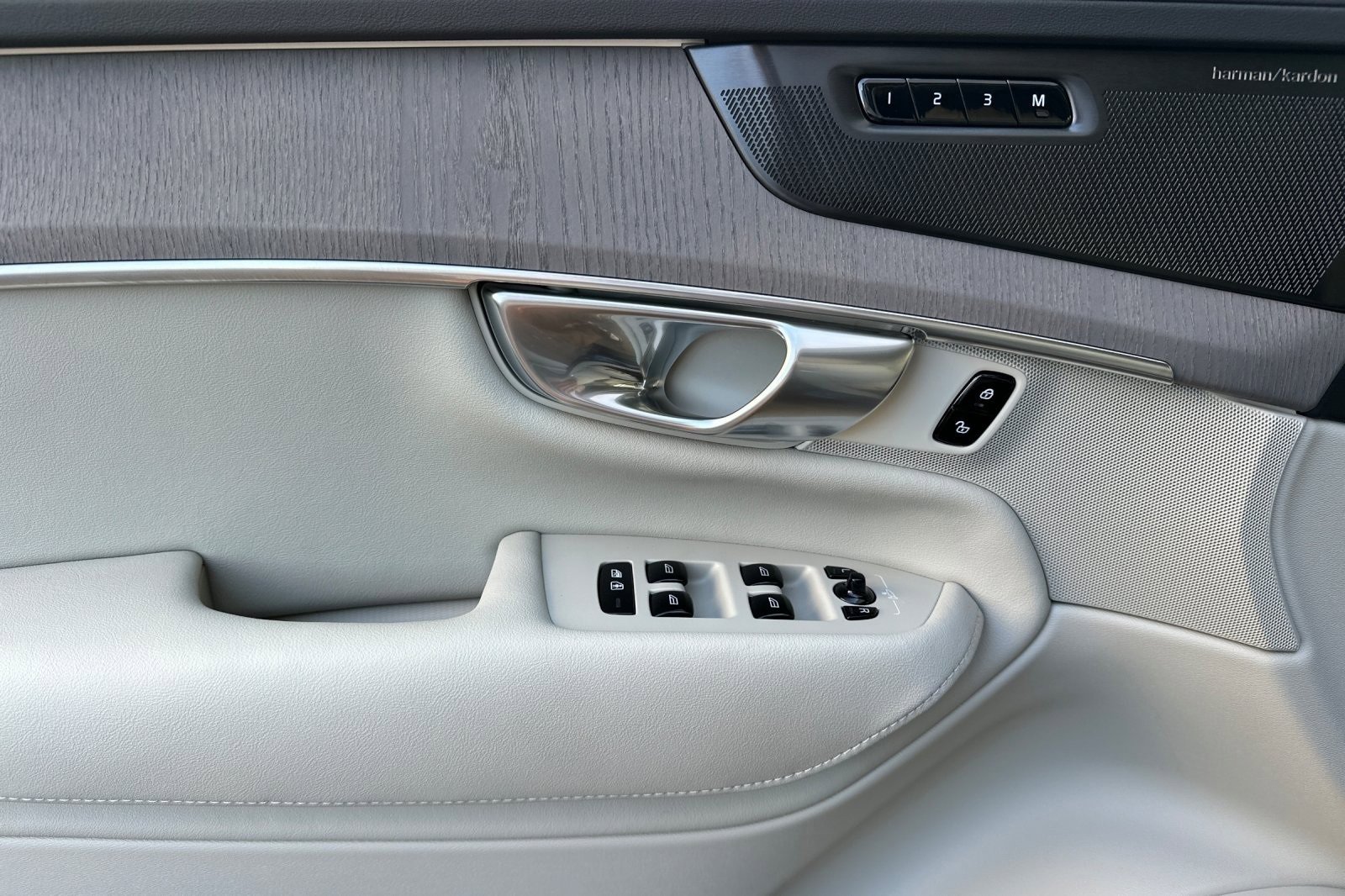 New 2026 Volvo XC90 T8 Ultra image 14