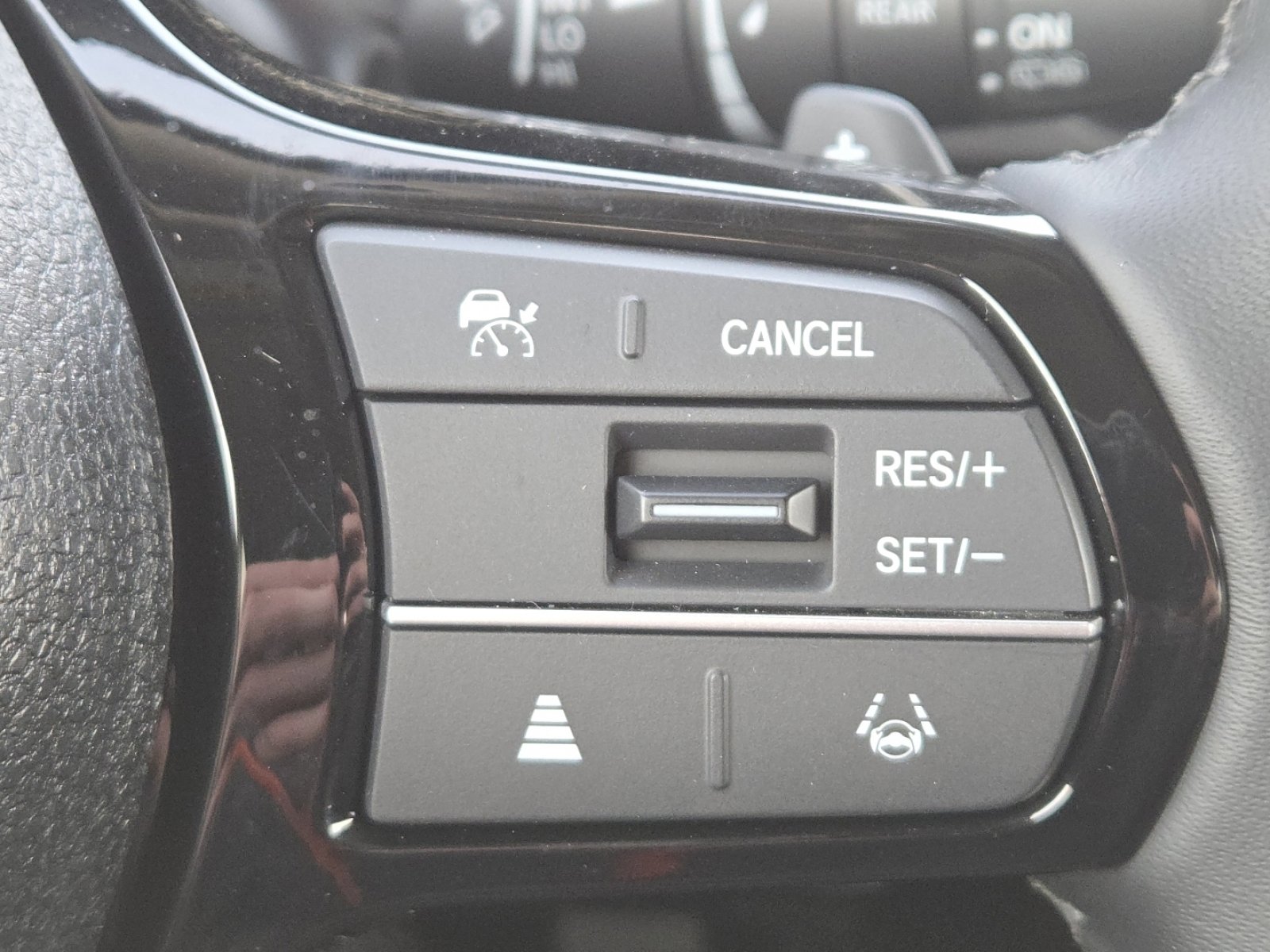 Used 2025 Honda Pilot EX-L image 5