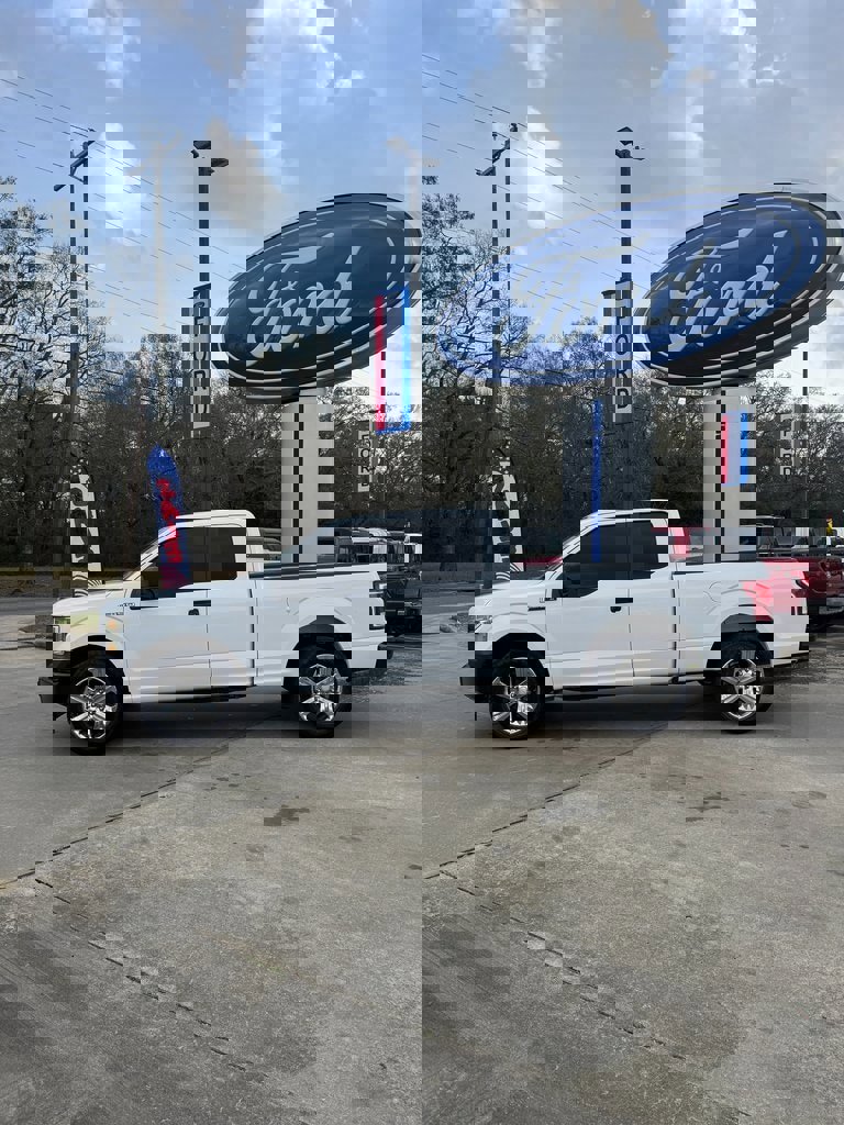 Used 2017 Ford F150 XL w/ Equipment Group 101A Mid image 3