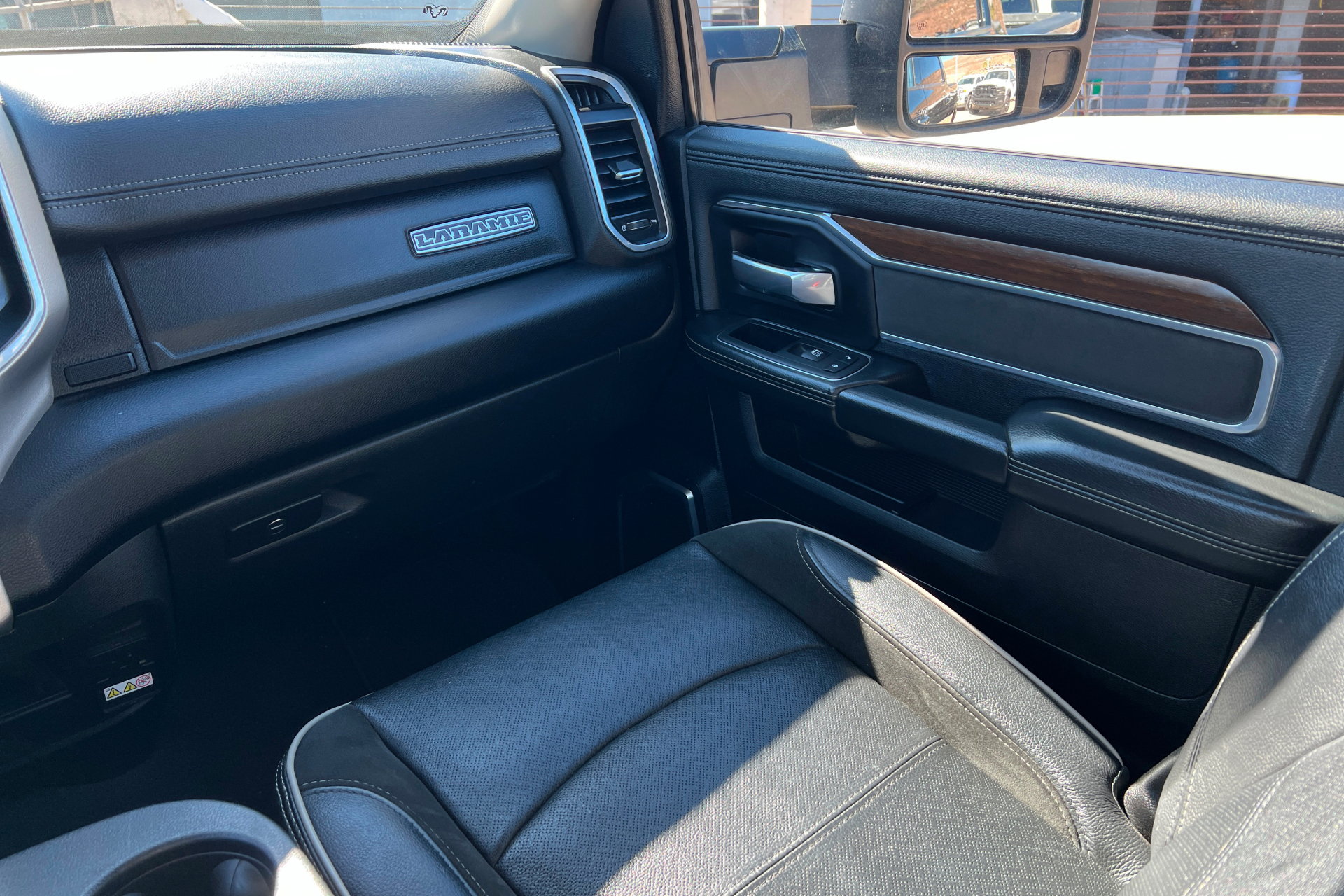 Used 2024 RAM 2500 Laramie w/ Safety Group AWD/4WD image 11
