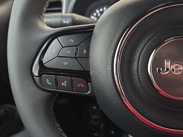 Used 2021 Jeep Renegade Latitude AWD/4WD image 16