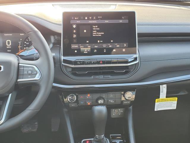 Used 2026 Jeep Compass Latitude image 19