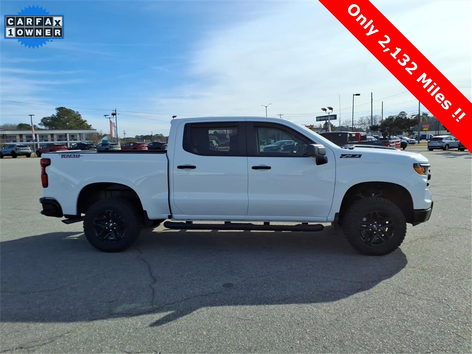 Used 2025 Chevrolet Silverado 1500 Custom Trail Boss w/ LPO, Dark Essentials Package image 6