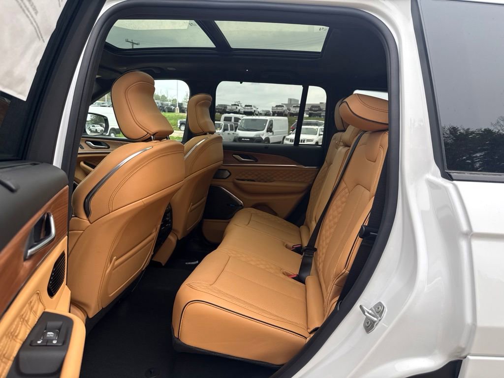 New 2026 Jeep Grand Cherokee Summit AWD/4WD image 26
