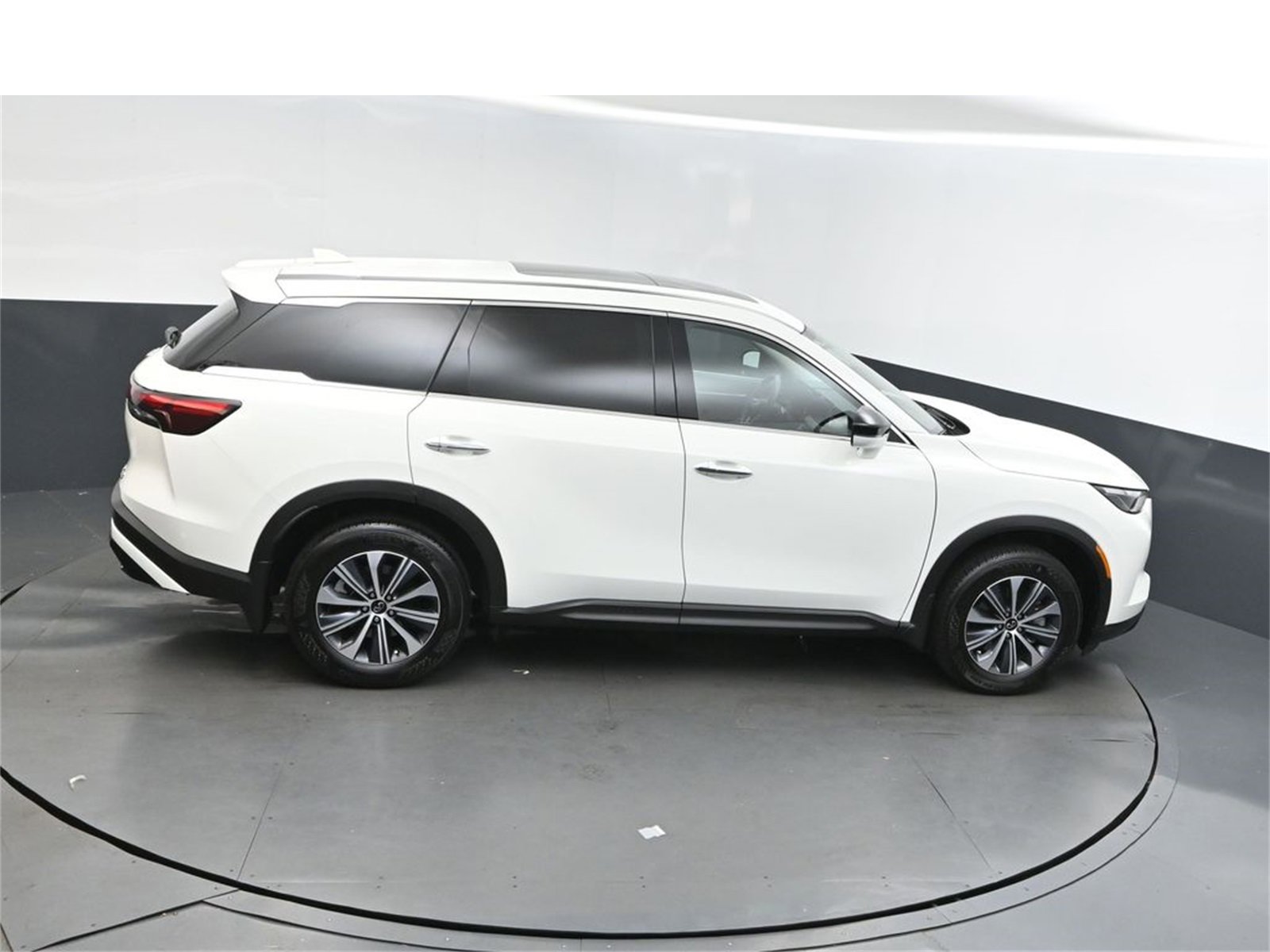 Certified 2025 INFINITI QX60 Pure image 37