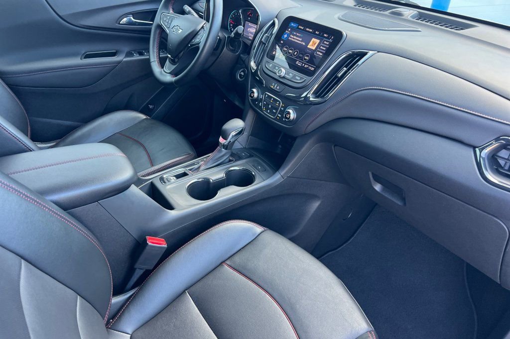 Used 2023 Chevrolet Equinox RS w/ RS Leather Package AWD/4WD image 13