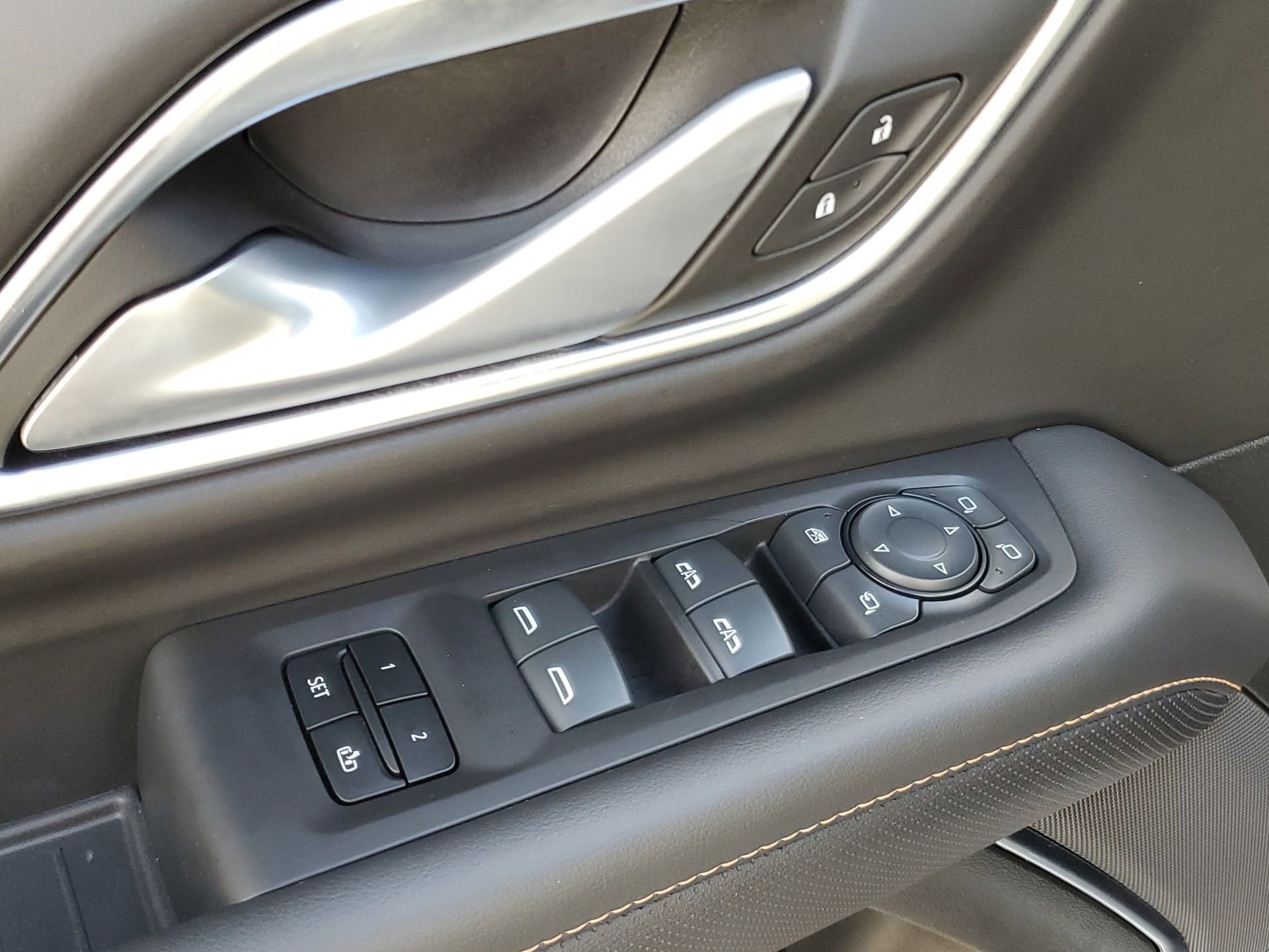 Used 2024 GMC Yukon AT4 w/ Technology Package image 20