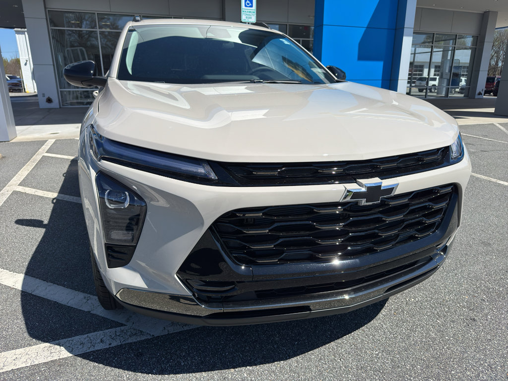 New 2026 Chevrolet Trax ACTIV w/ Driver Confidence Package FWD image 2