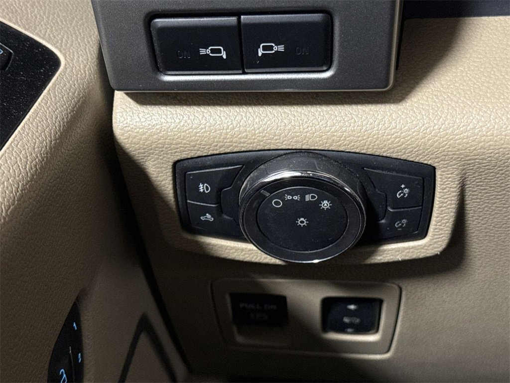 Used 2018 Ford F150 Lariat w/ Equipment Group 502A Luxury image 18