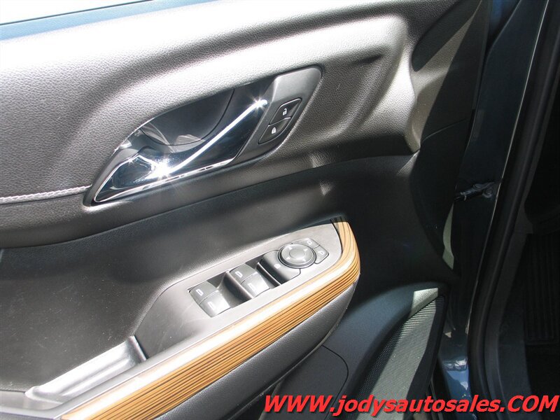 Used 2019 GMC Acadia SLE AWD/4WD image 3