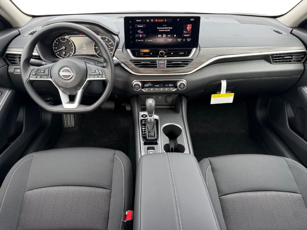 New 2026 Nissan Altima 2.5 SV w/ SV Special Edition Package AWD/4WD image 11