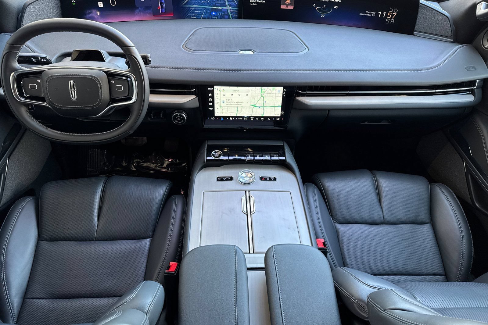 New 2025 Lincoln Navigator Reserve w/ Jet Appearance Package AWD/4WD image 11