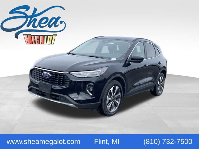 Used 2023 Ford Escape Platinum AWD/4WD image 1
