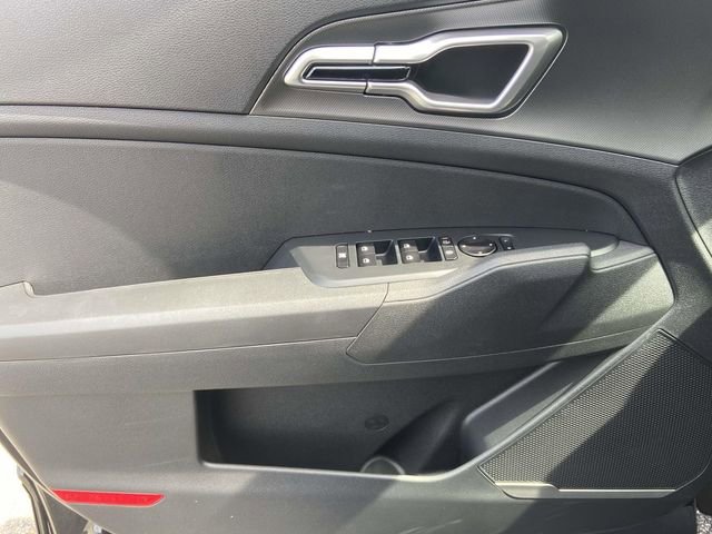 New 2026 Kia Sportage LX FWD image 11