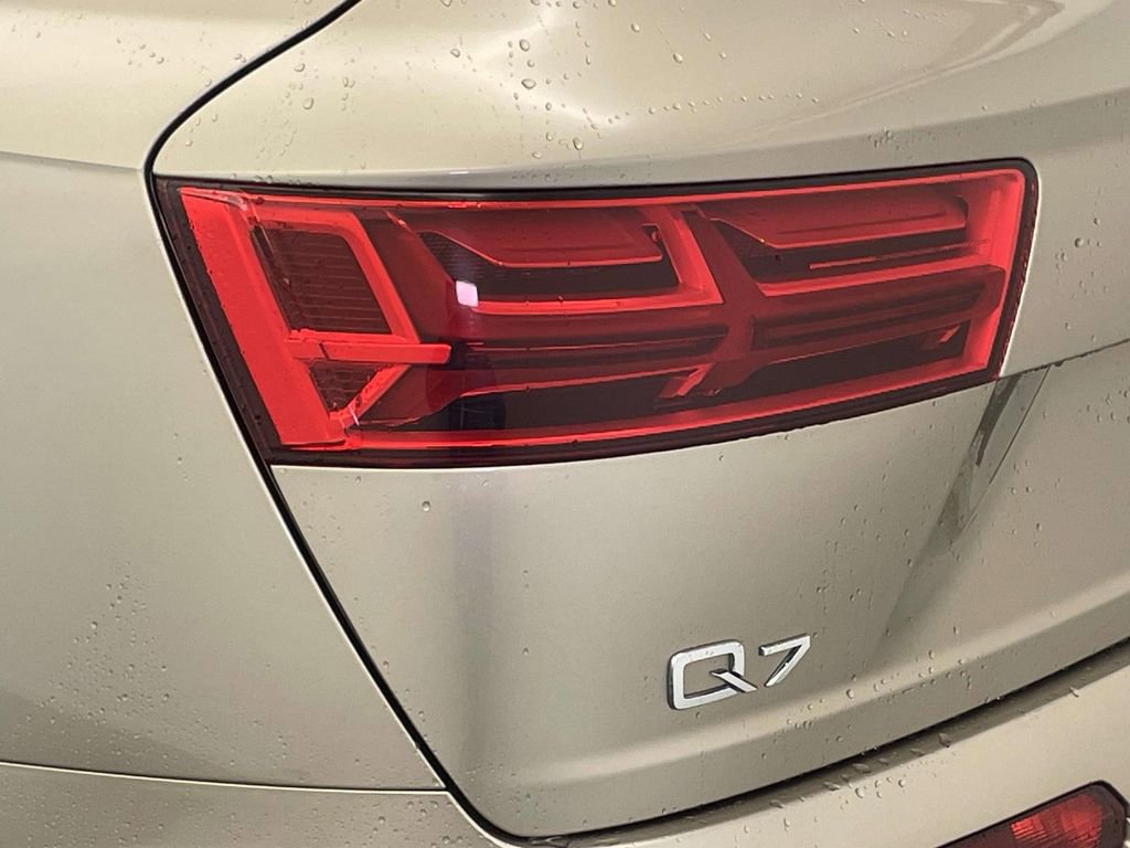 Used 2018 Audi Q7 2.0T Premium Plus w/ Premium Plus Package AWD/4WD image 16