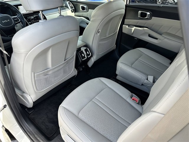 Used 2024 Kia Sorento SX Prestige image 16