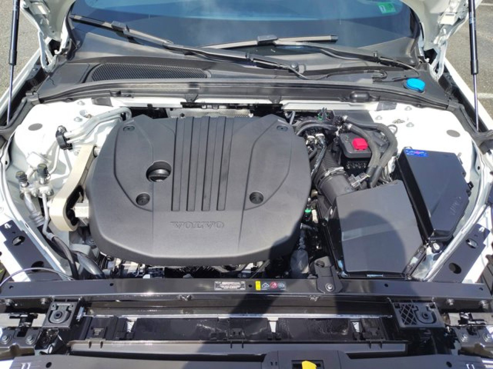 Used 2024 Volvo S60 B5 Plus image 9