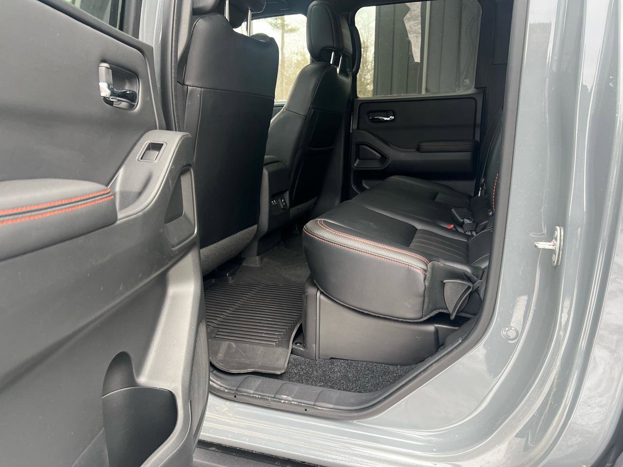 Used 2023 Nissan Frontier PRO-4X w/ Pro-4X Premium Package image 10