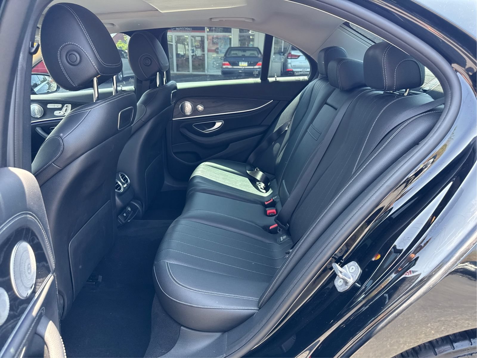 Used 2018 Mercedes-Benz E 300 4MATIC image 10